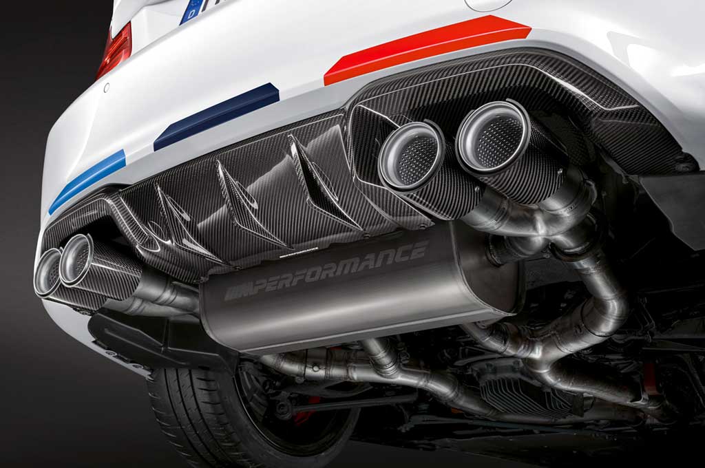 Sangarnya BMW M2 Competition ala M Performance