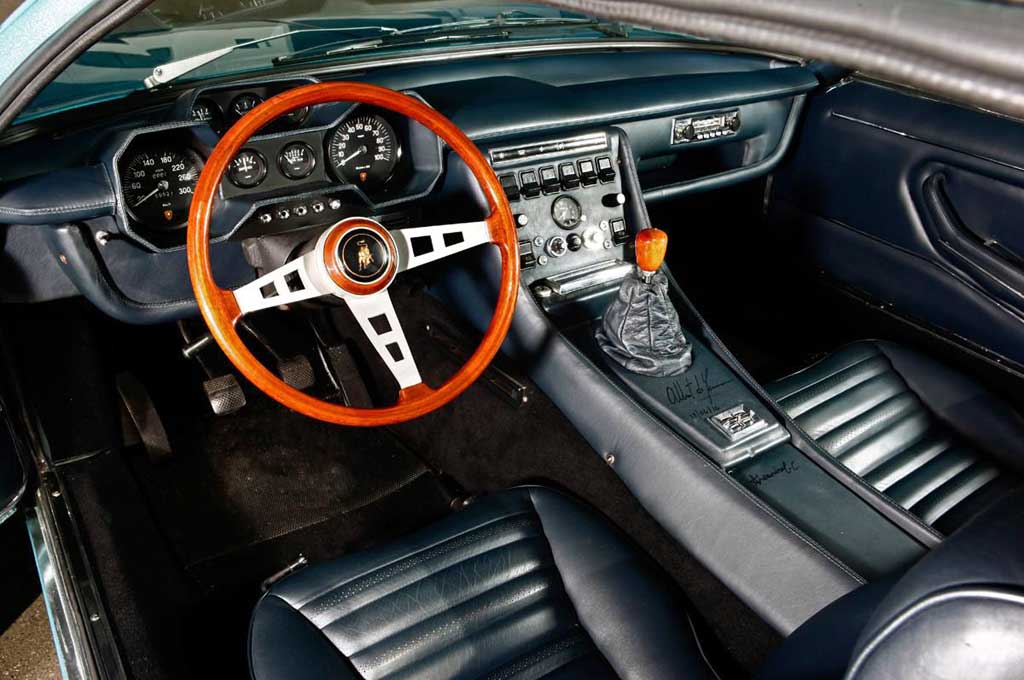 Lamborghini Peringati 50 Tahun Varian Espada Klasik