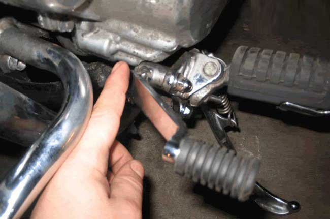 Waspadai Penyebab Motor Bebek Susah Pindah Gigi