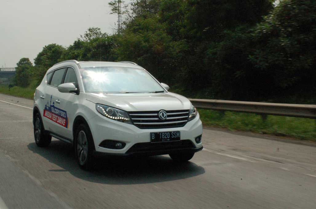 Jajal DFSK Glory 580 ke Bandung, SUV Tiongkok Rasa Eropa