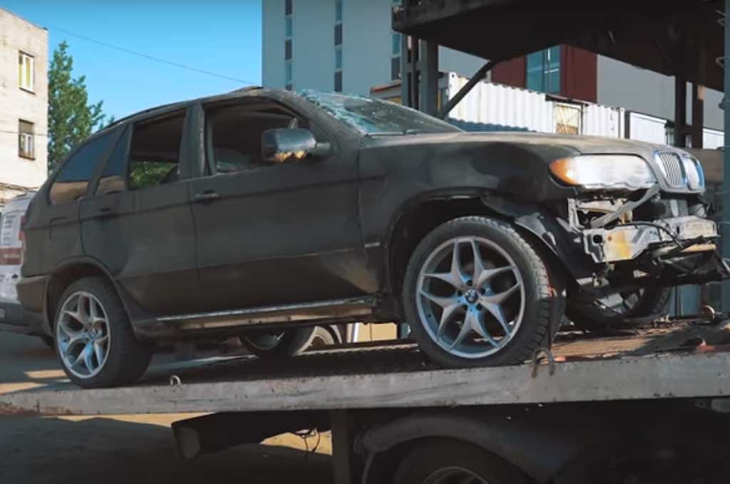 Mobil Off Road Ini Dibangun dari BMW X5 Rongsokan