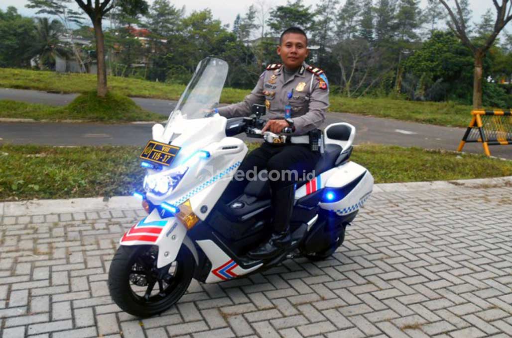Yamaha NMAX 2015 Bergaya Polisi ala Fiekry