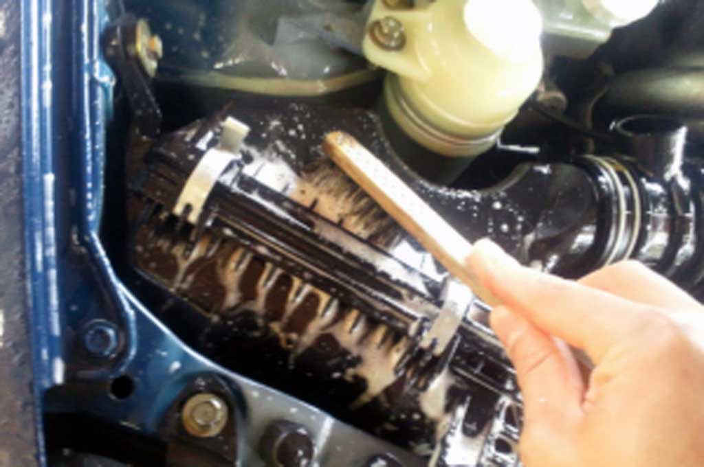 Bersih-Bersih Mesin Mobil, Biar Tetap Kinclong