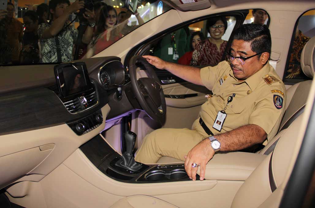 DFSK dan Wuling, Bikin Kejutan di GIIAS Roadshow Makassar