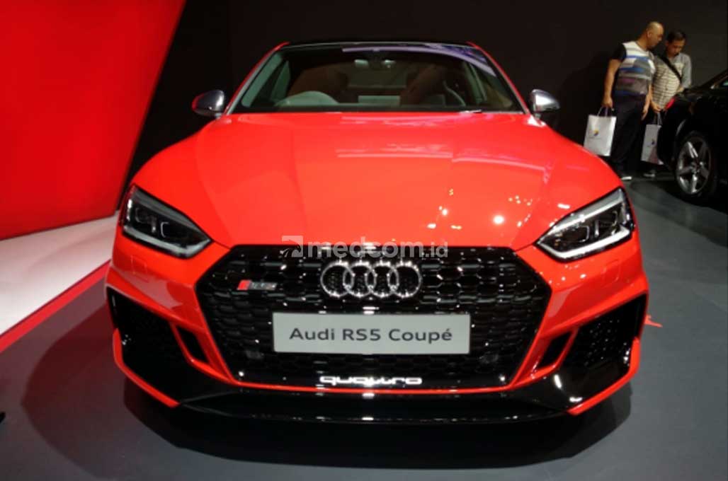 New Audi RS 5 Coupe, Pesaing BMW M4