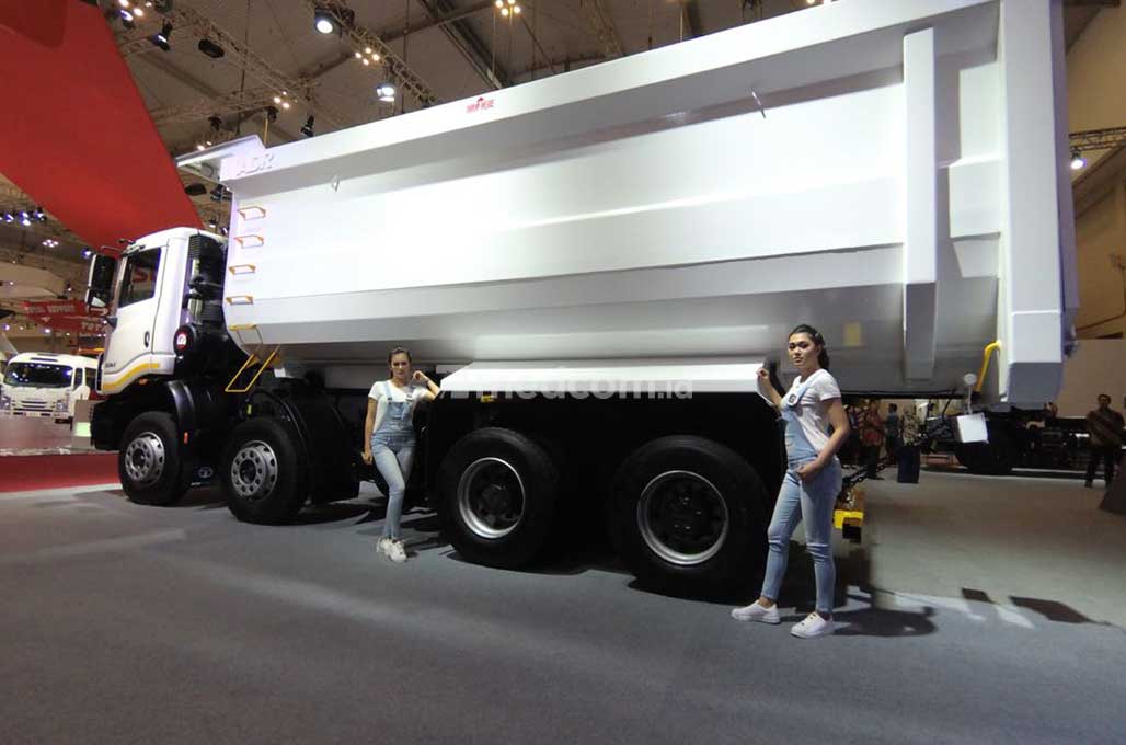 Truk 'Bollywood', <i>Moncer</i> di Pameran Otomotif Nasional