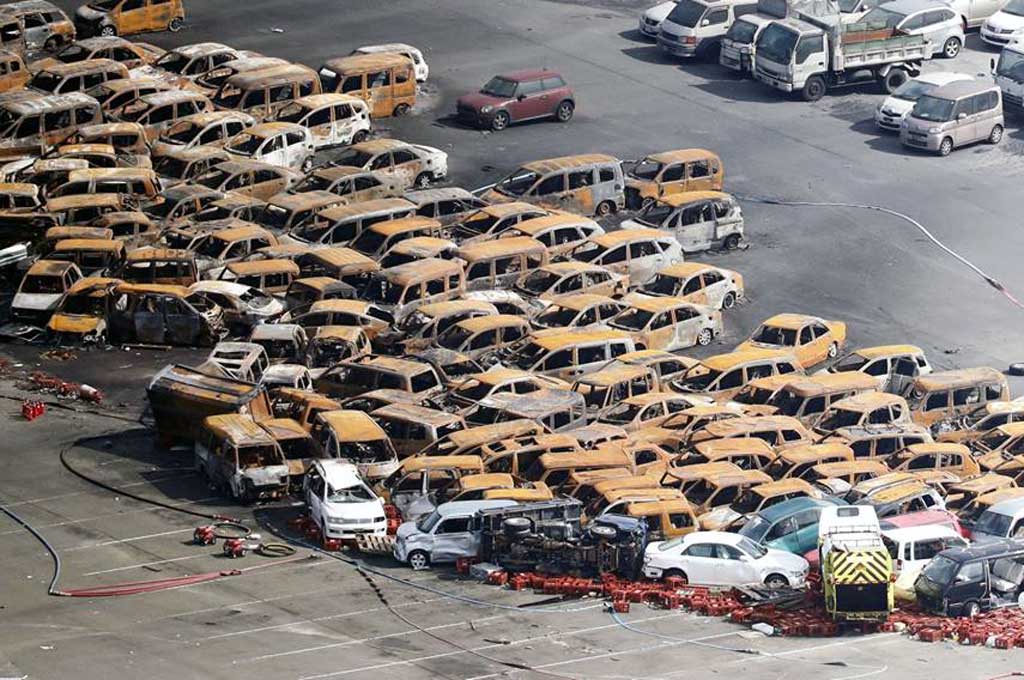 Topan Jebi Hanguskan 100 Mobil di Jepang