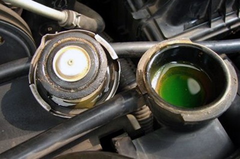 Kenali Tutup Radiator yang Minta Ganti Baru