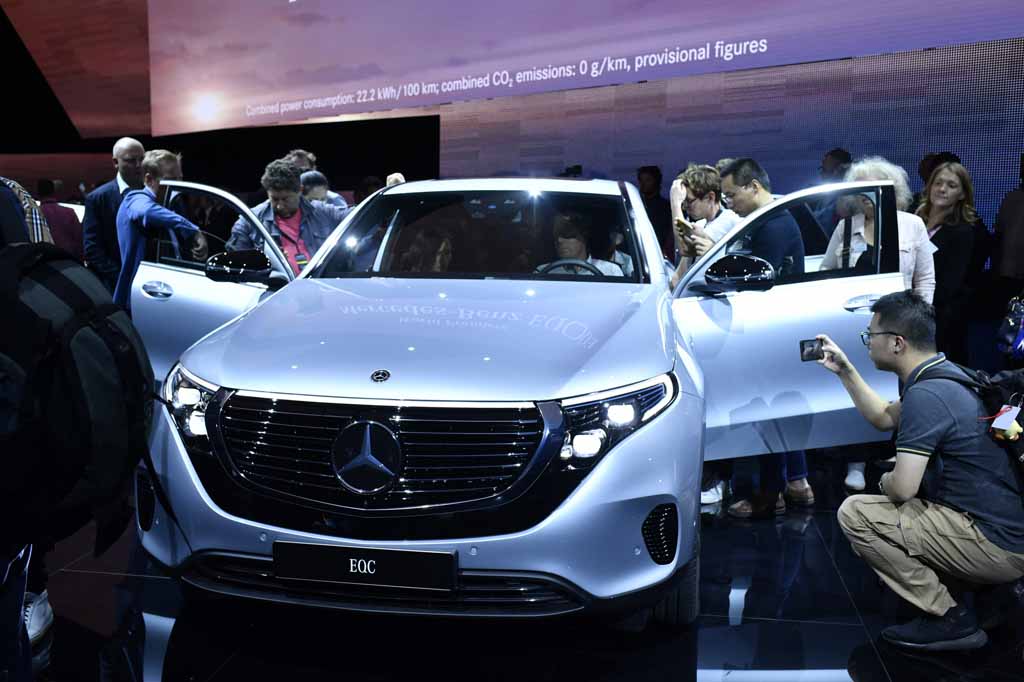 EQC, SUV Listrk dari Mercedes-Benz Calon Rival Tesla