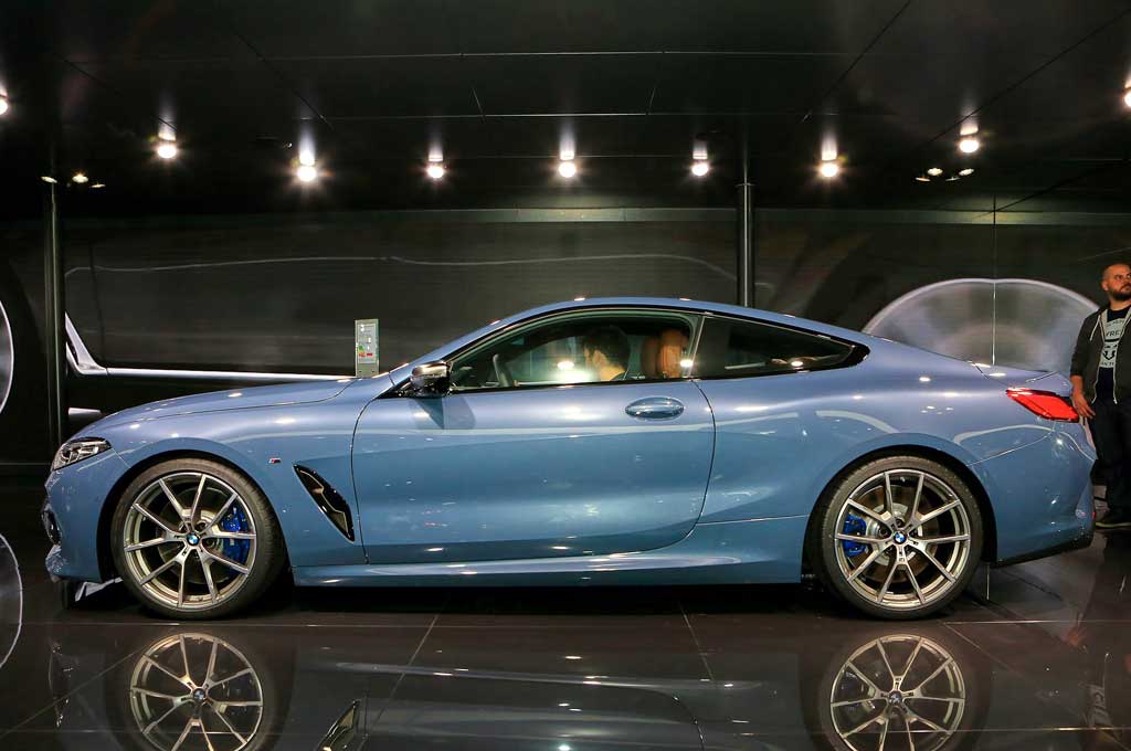 BMW Seri-8 Coupe Nongol di Paris Auto Show
