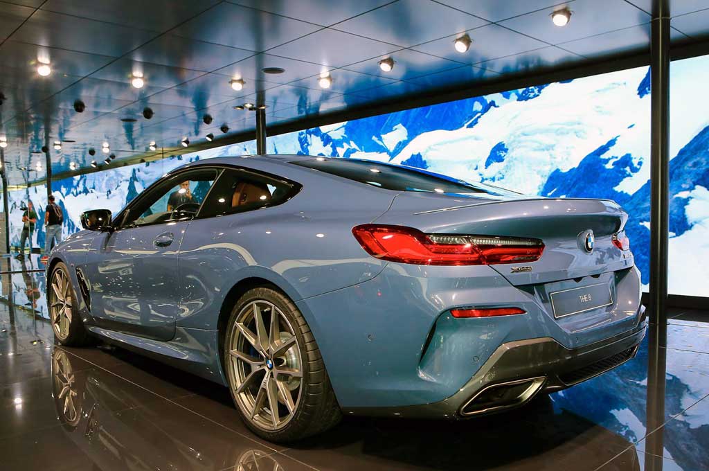 BMW Seri-8 Coupe Nongol di Paris Auto Show