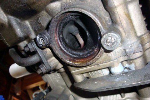 Cara Gampang Deteksi <i>Packing</i> Knalpot Motor yang Bocor