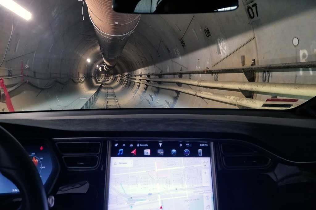 Elon Musk Siap Uji Coba Kereta Cepat Desember 2018