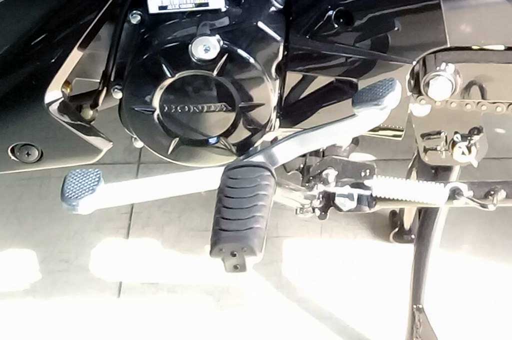 Pahami Fungsi <i>Foot Step</i> Lipat dan Permanen di Sepeda Motor
