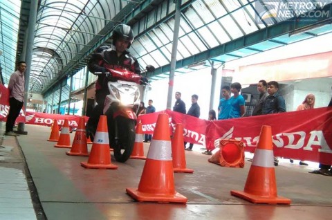 Teknik Mengerem Motor agar Aman dan Nyaman