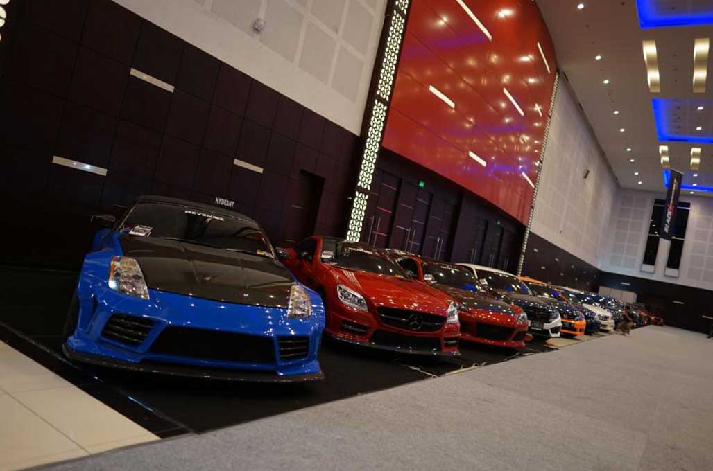 Kupu-Kupu Malam, Rumah Modif 'Spesialis' BlackAuto Master