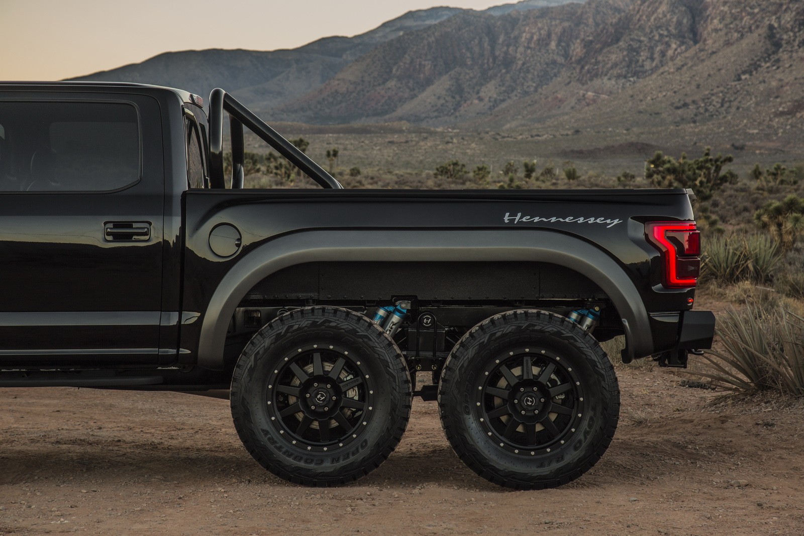 Penampakan Render Ford F-150 Velociraptor Penggerak 10-Roda