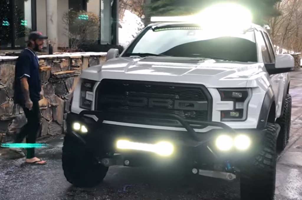 <i>Rapper</i> Post Malone Pamer Ford Hennessey VelociRaptor 6×6