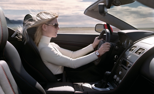 Perempuan Amerika Lebih Senang Pakai Mobil Manual?