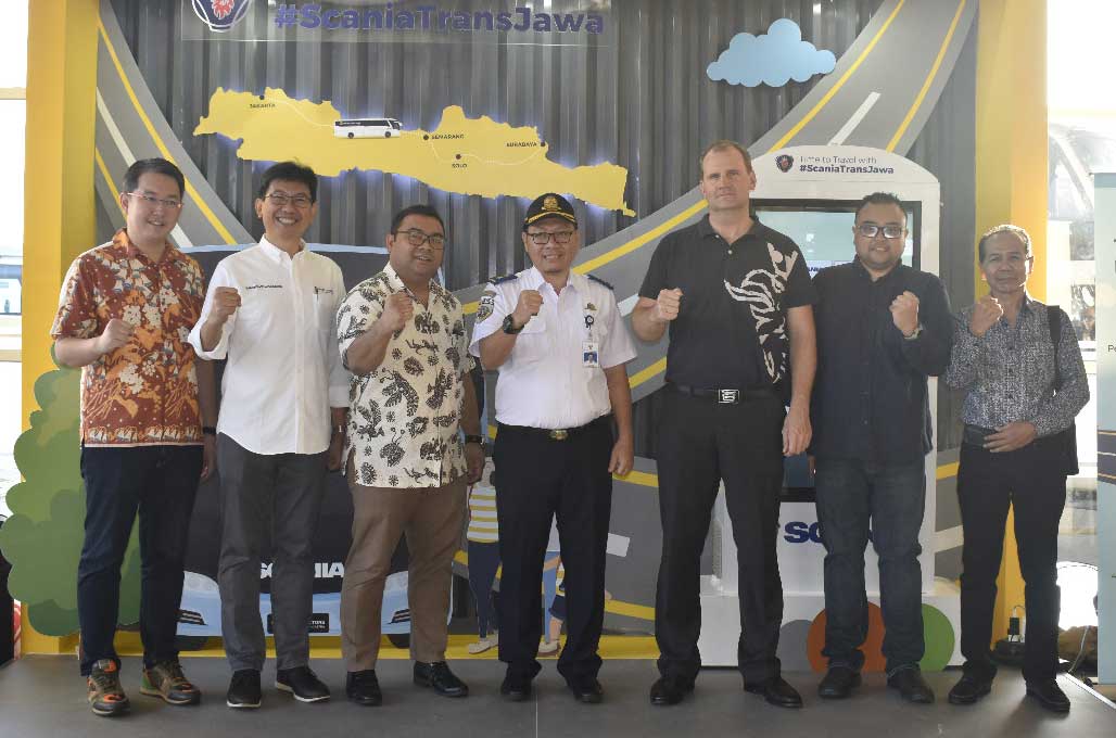 Bus Trans Jawa Mulai Beroperasi