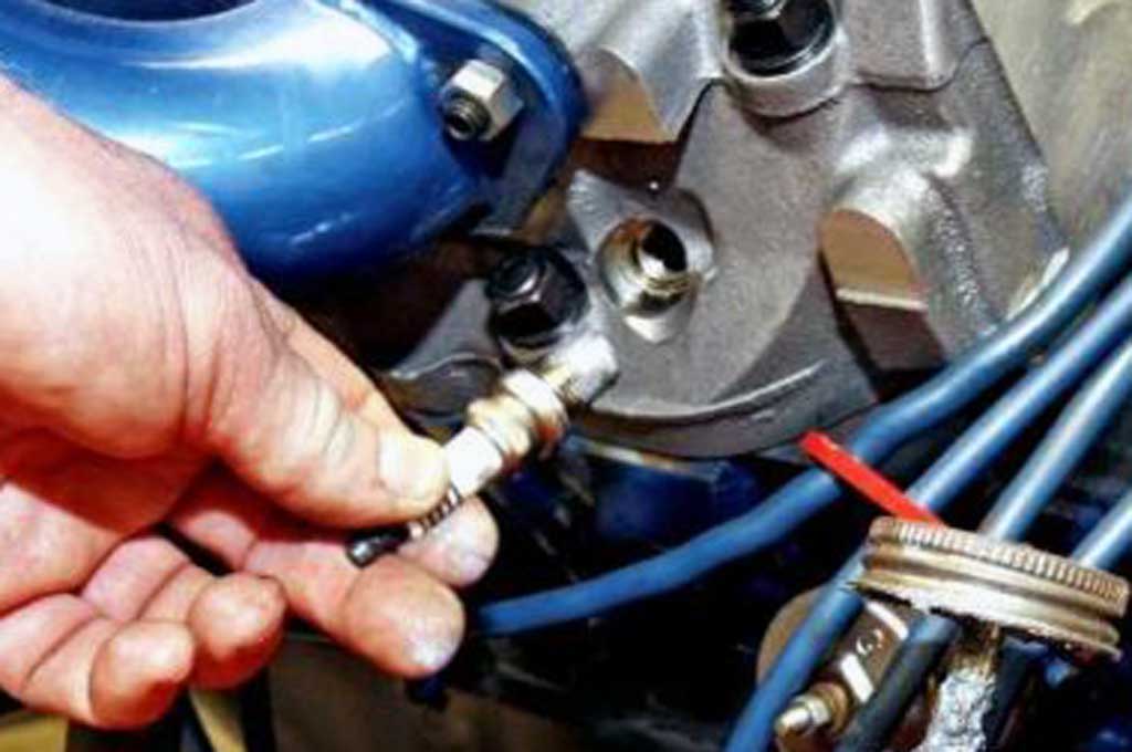 Teknik Mengencangkan Busi