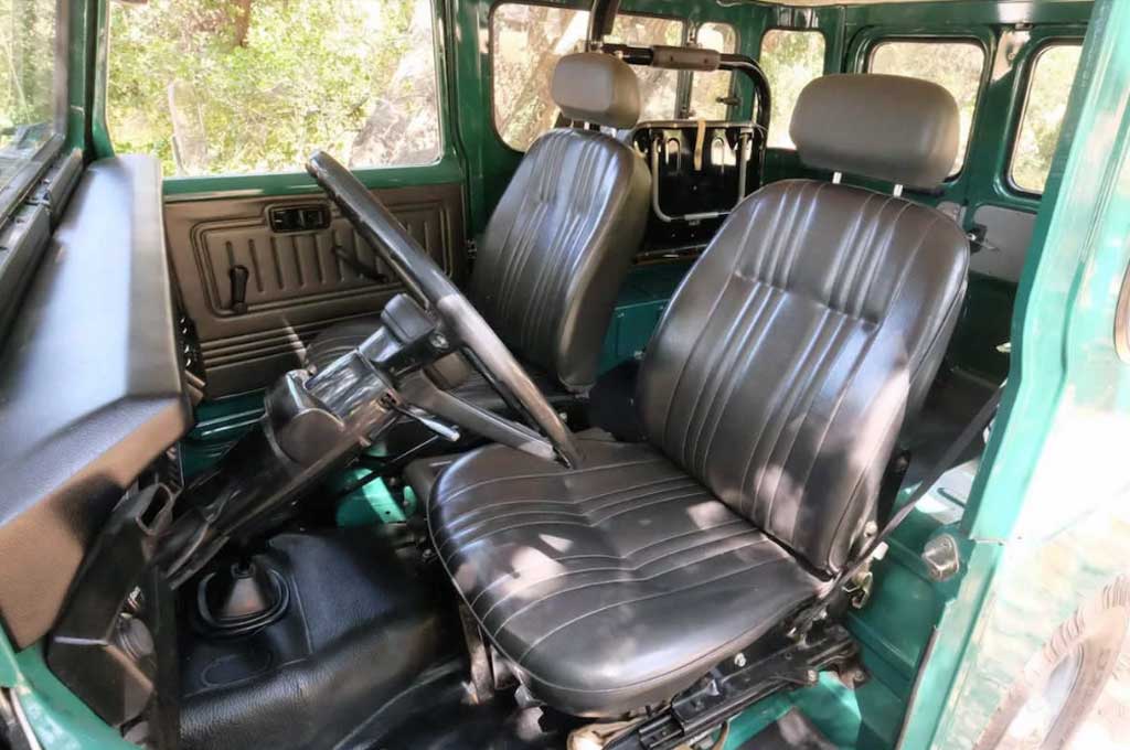 Toyota FJ40 Land Cruiser 1978 Klasik Tampil Klimis