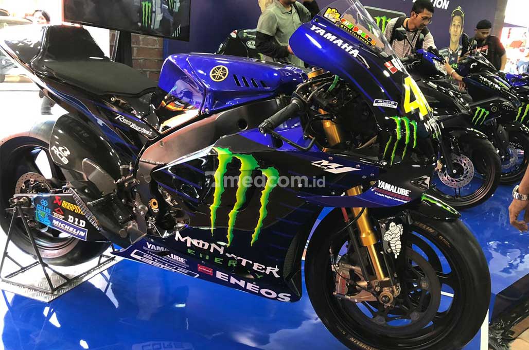 Corak YZR-M1 Rossi dan Vinales, Nemplok di Varian Sports Yamaha