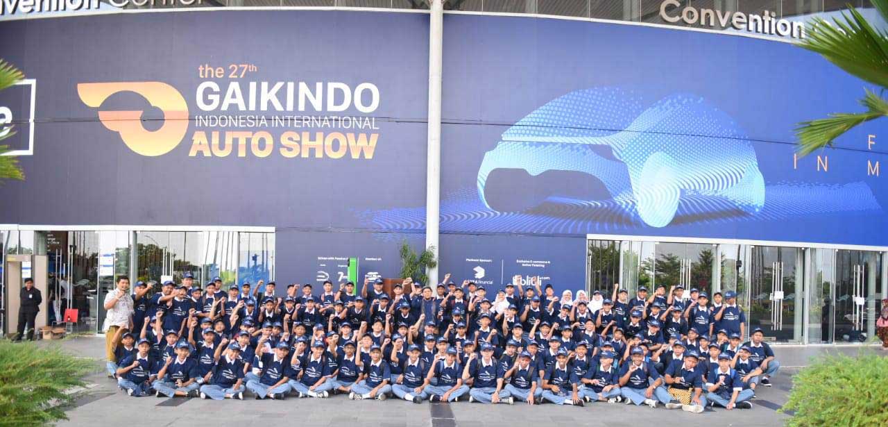 Pelajar Timba Ilmu Teknologi Otomotif di GIIAS 2019