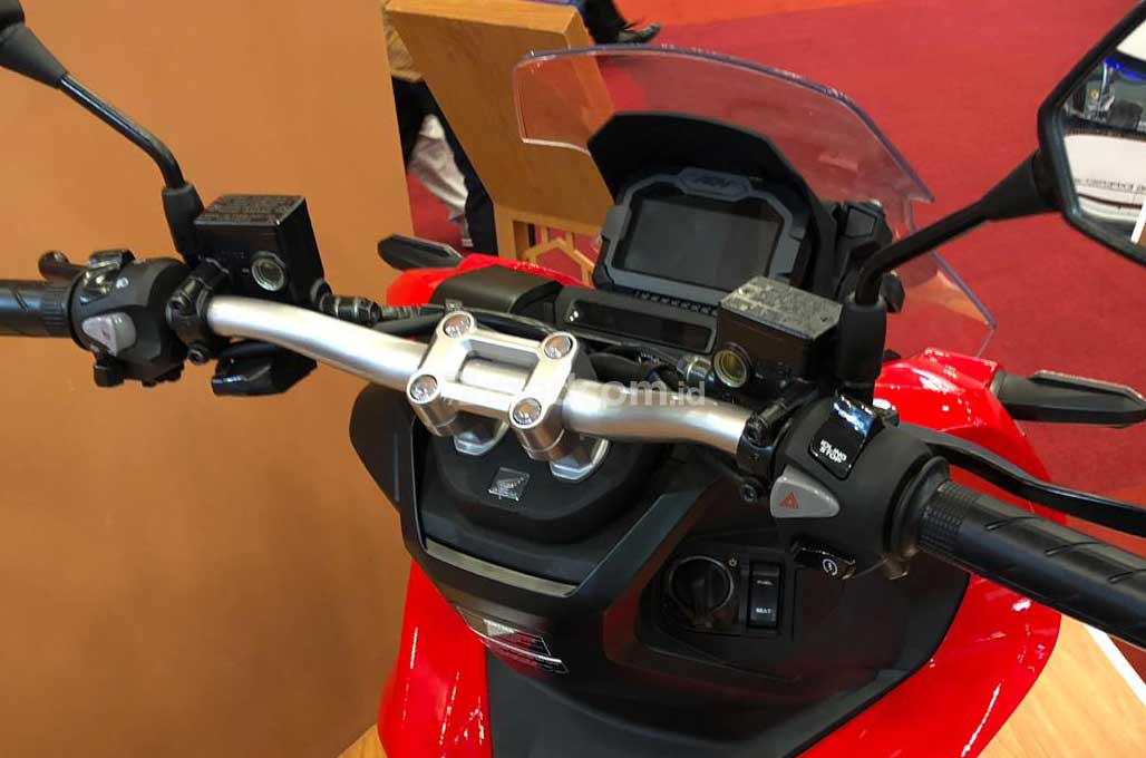 Honda ADV150 Meluncur, Masih Tertarik Beli PCX?