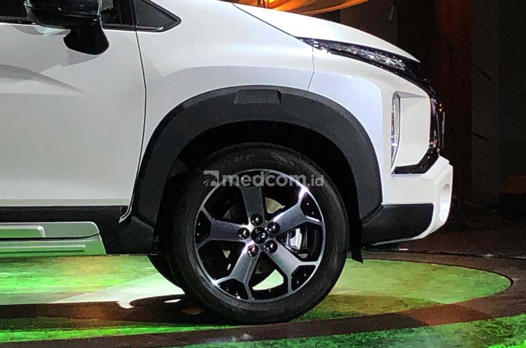 Xpander cross Meluncur, Versi Petualang Mobil Keluarga Mitsubishi