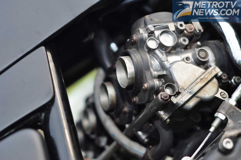 Honda CB400SF 1996, Adopsi Gaya <i>Cafe Racer</i>