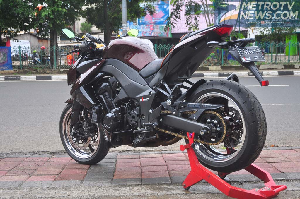Kawasaki Z1000, Sang Petarung yang Eksotis