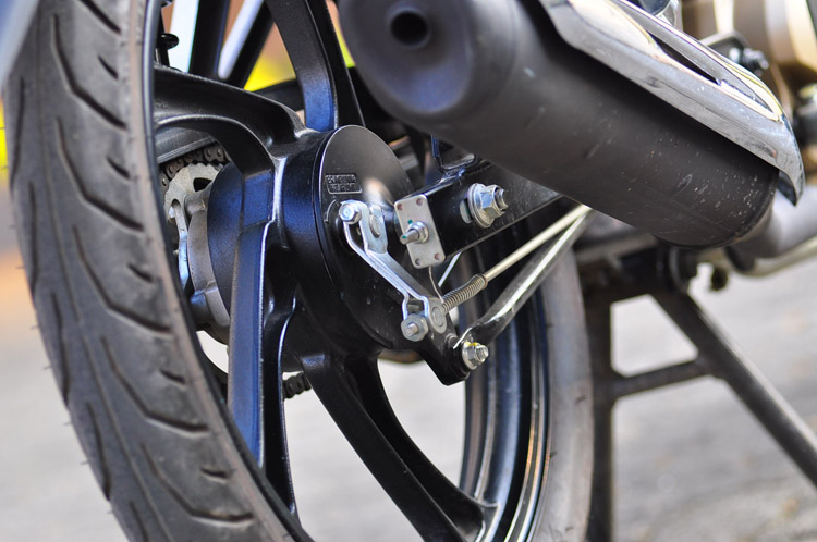 <i>Test Ride</i> Suzuki Satria F115 Young Star, Cocok buat Anak Muda  