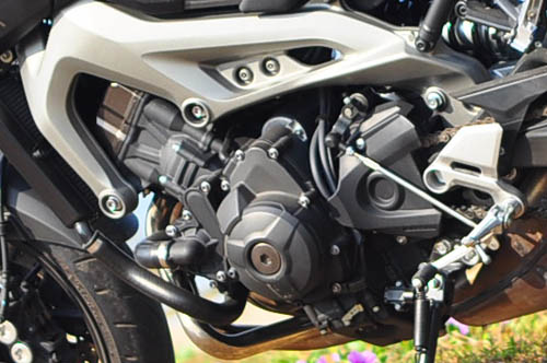 <i>First Ride</i> Yamaha MT-09, Torsinya <i>Ngisi</i> di Tiap Putaran