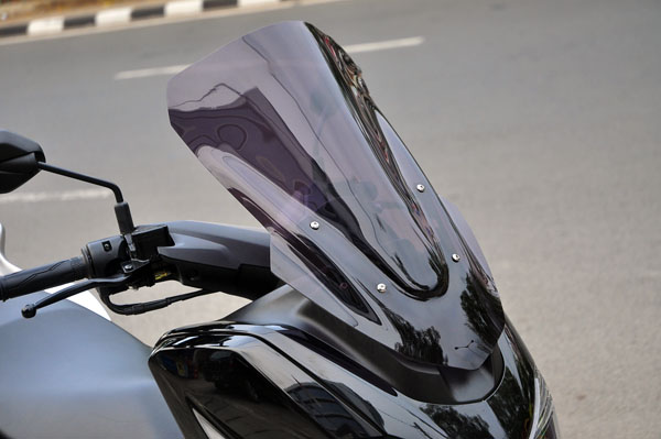 Yamaha Nmax 2015, Standar Asyik <i>Touring</i> Bersama Istri 