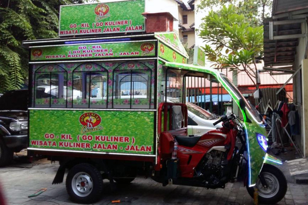 Kuliner Keliling Kemayoran dengan Motor Restaurant