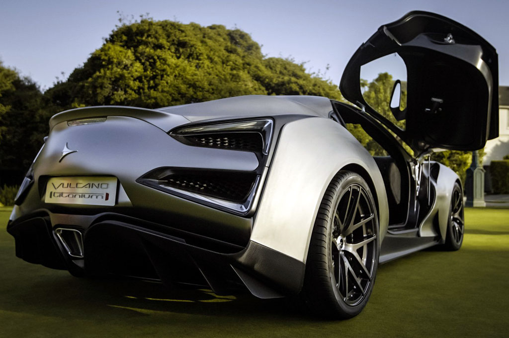 Titanium Supercar Ini Dipamerkan Keliling Dunia