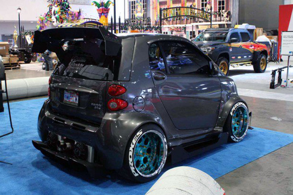 Sepuluh Kendaraan Terjelek dan Norak di SEMA 2015 