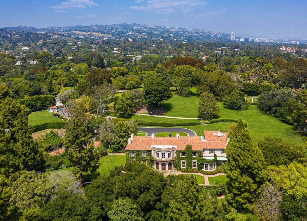 Properti Ikonik di Los Angeles Terjual Rp1,2 Triliun