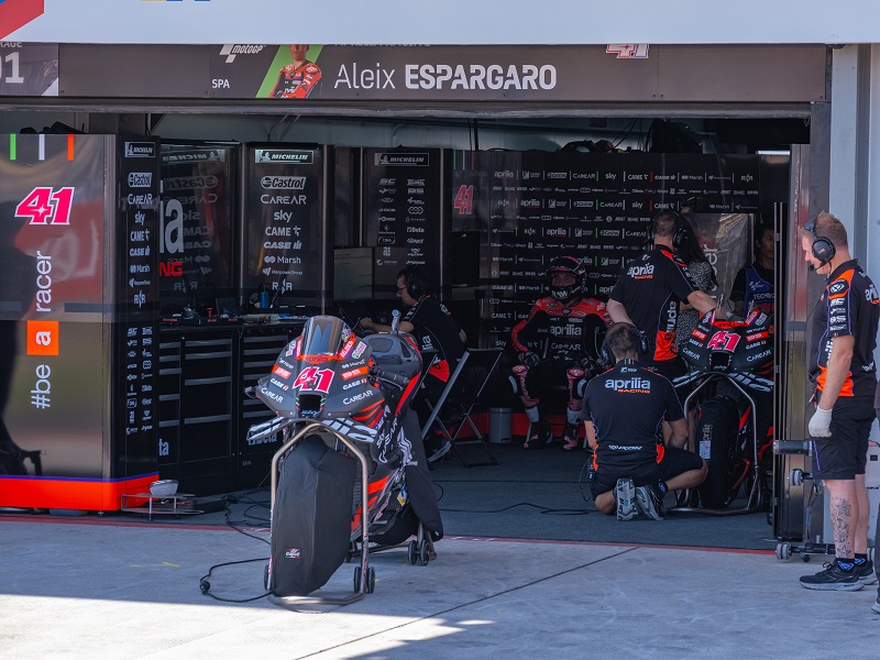 Begini Cara Kerja Kru di Paddock MotoGP