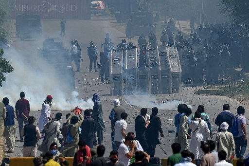 Kekacauan di Pakistan Usai Imran Khan Ditangkap, Tentara Dikerahkan