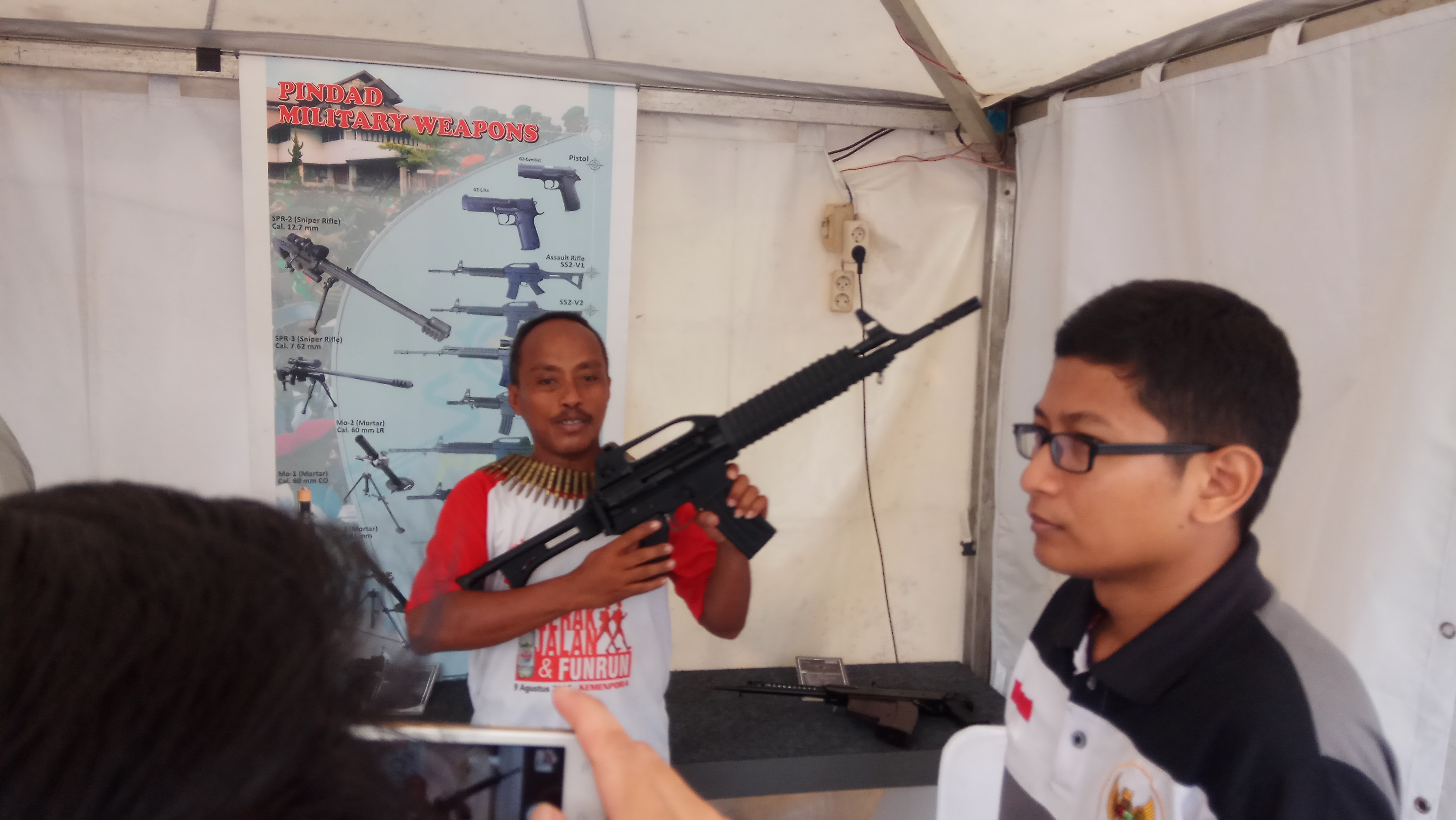 Warga Antusias Hadiri Pameran Alutsista Dalam Negeri di Kemhan