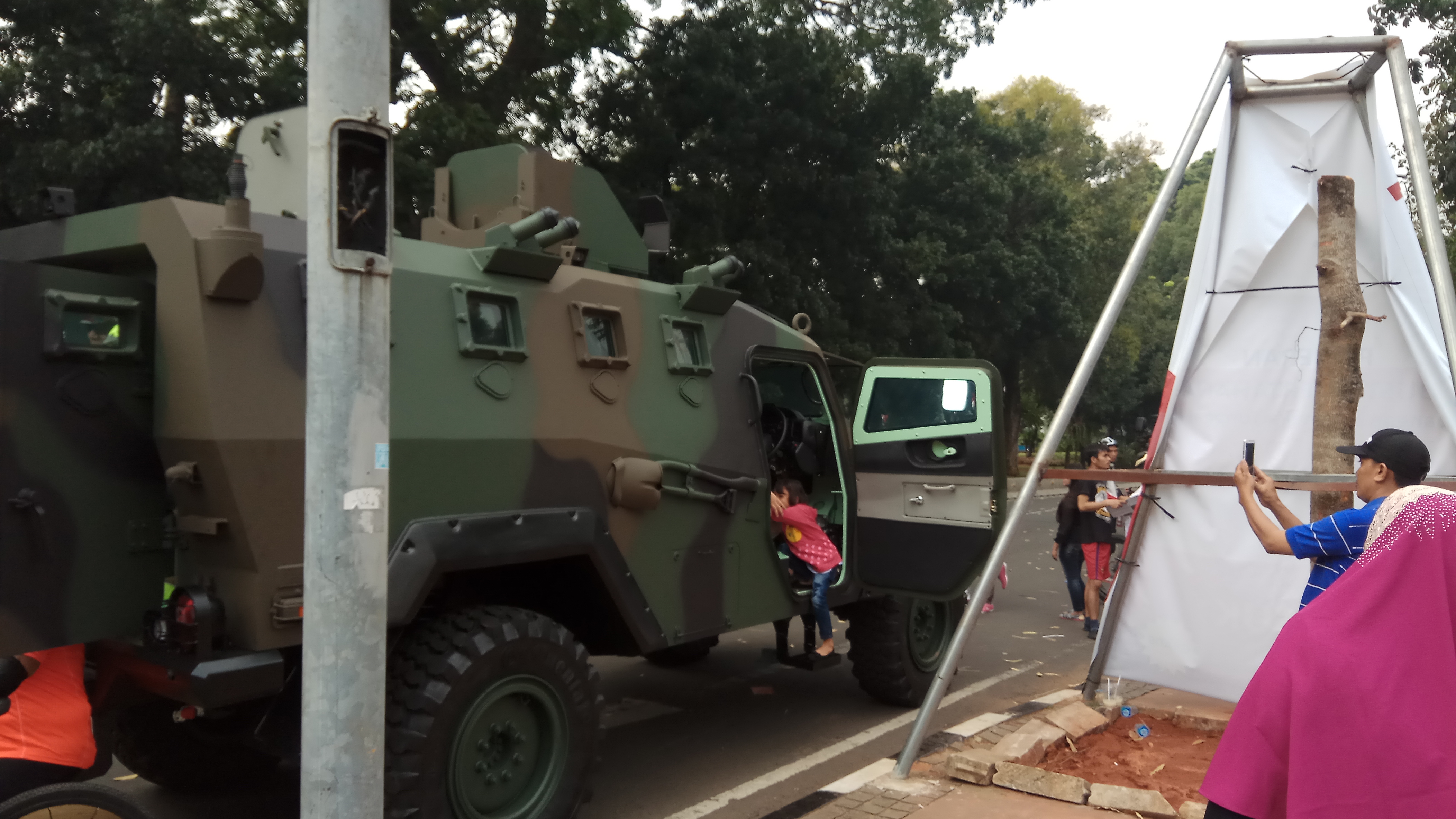 Warga Antusias Hadiri Pameran Alutsista Dalam Negeri di Kemhan