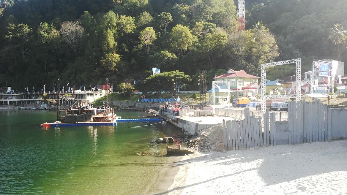 Meriahkan Karnaval Kemerdekaan, Panggung Apung Pertama Dibuat di Danau Toba