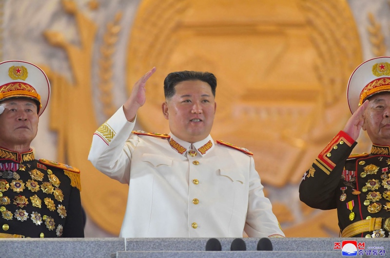Hadiri Parade Militer, Kim Jong-un Janji Tingkatkan Senjata Nuklir