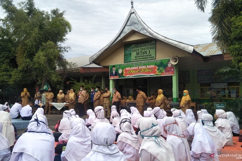 Cerita Hari Pertama Sekolah dari Sejumlah Daerah