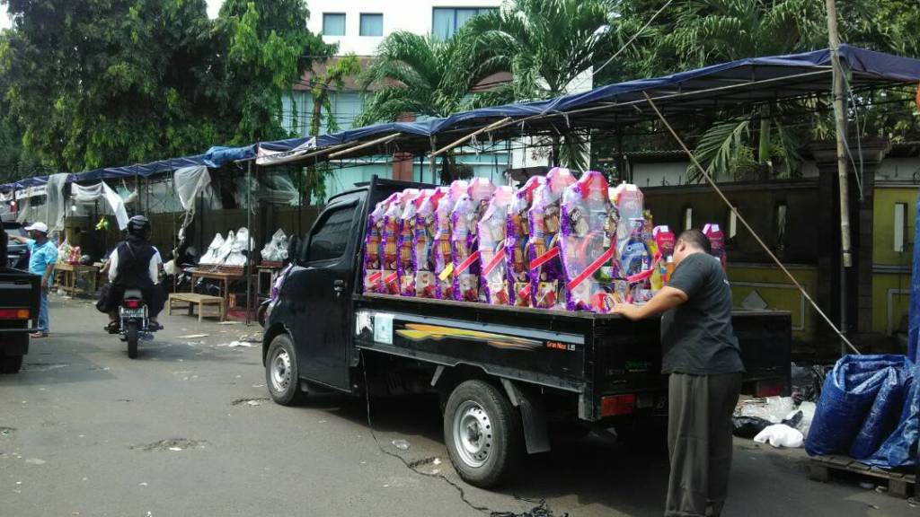 Takut Pelanggan Kabur, Pedagang Parsel tak Naikkan Harga