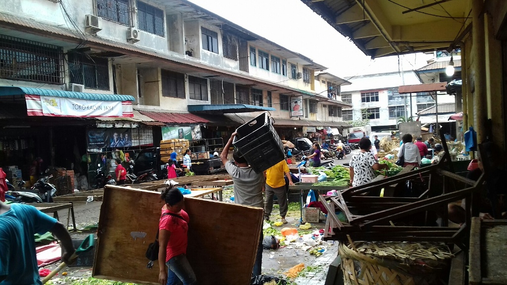Jaringan Listrik Semrawut, Pedagang Pasar di Batam tak Khawatir