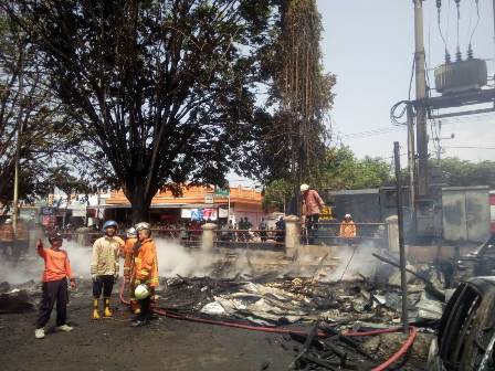 10 Lapak di Pasar Harjamukti Cirebon Terbakar