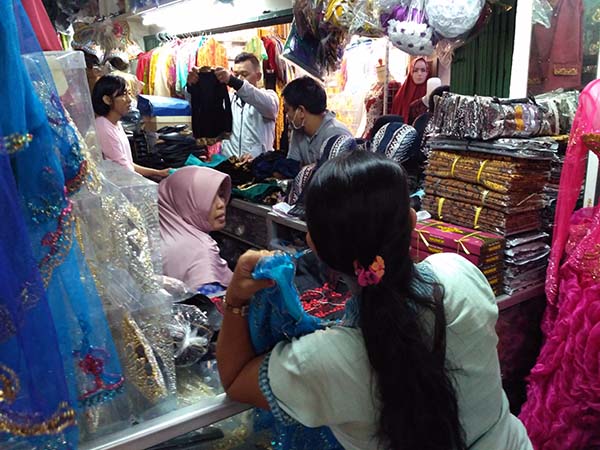 Penjualan Baju Kebaya Menurun Jelang Hari Kartini